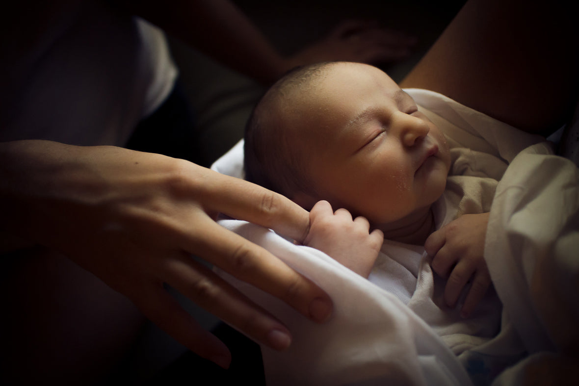 15 Luxe Newborn Lightroom Presets Vol. I – before editing