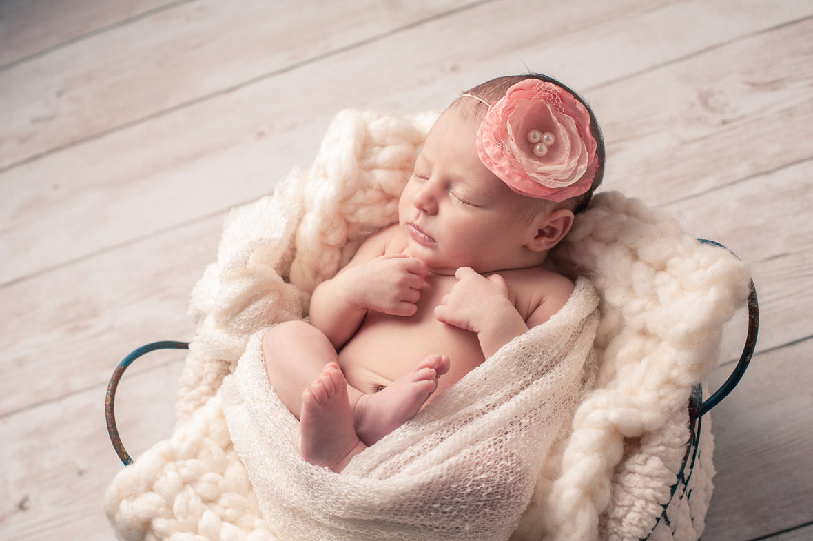 15 Luxe Newborn Lightroom Presets Vol. I – edited with the preset
